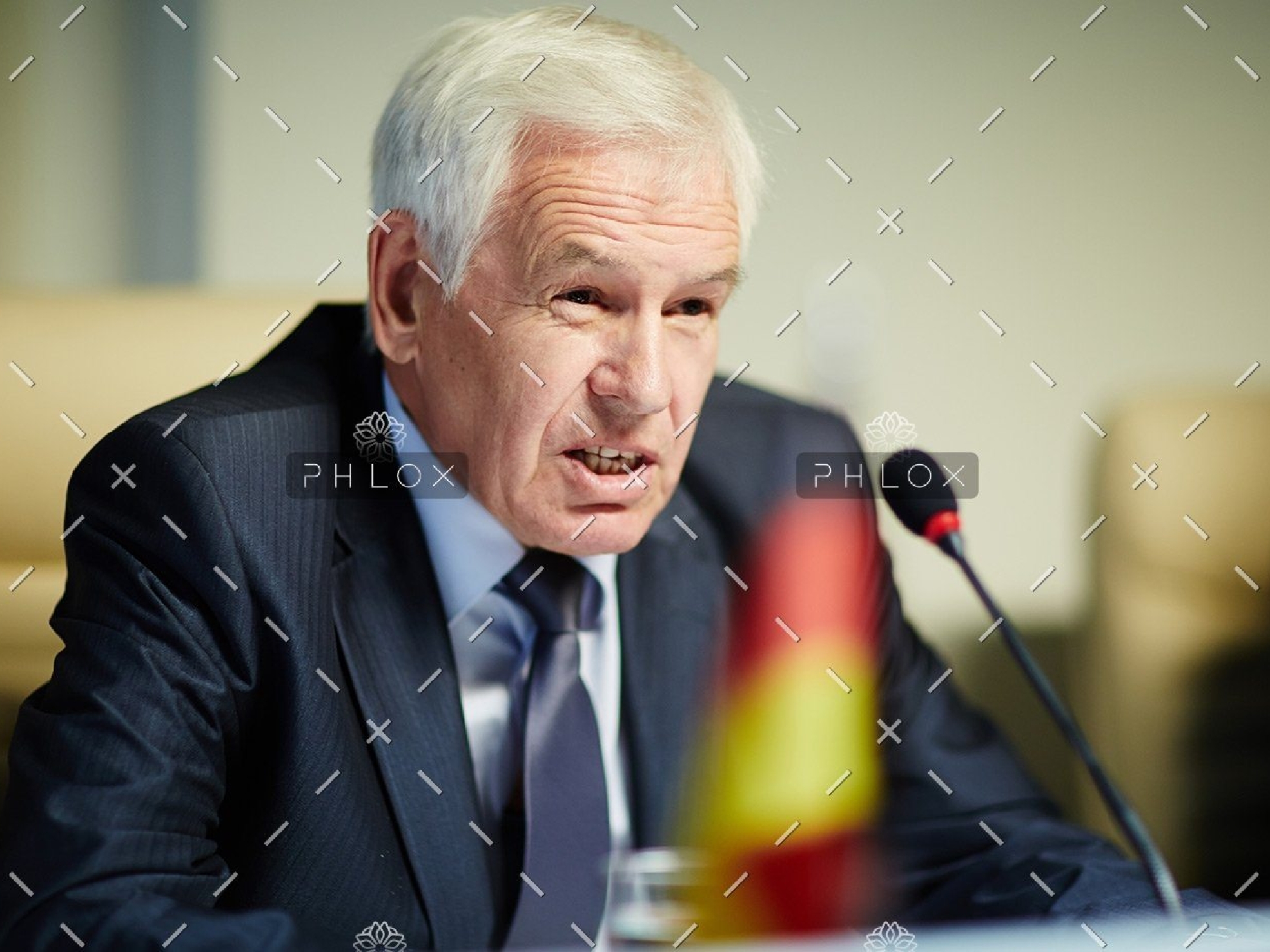 demo-attachment-160-political-report-PZENLVD